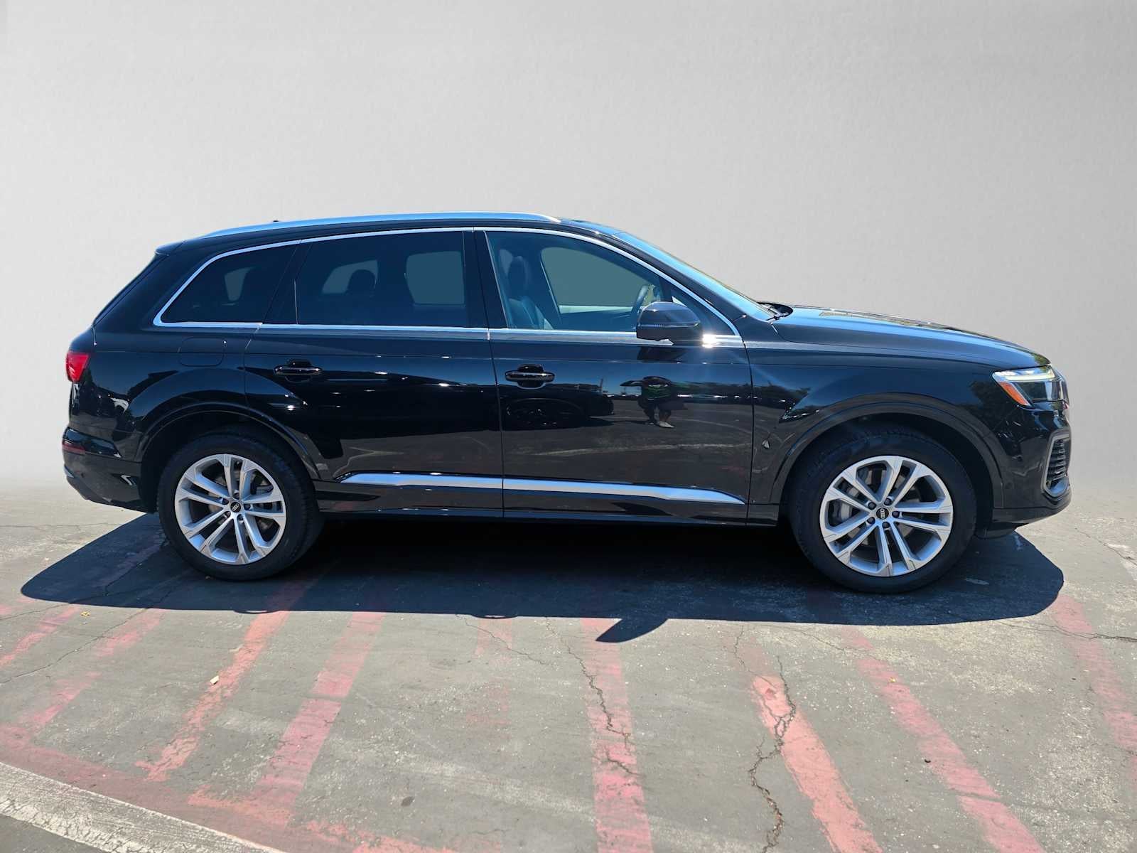 2025 Audi Q7 Premium Plus