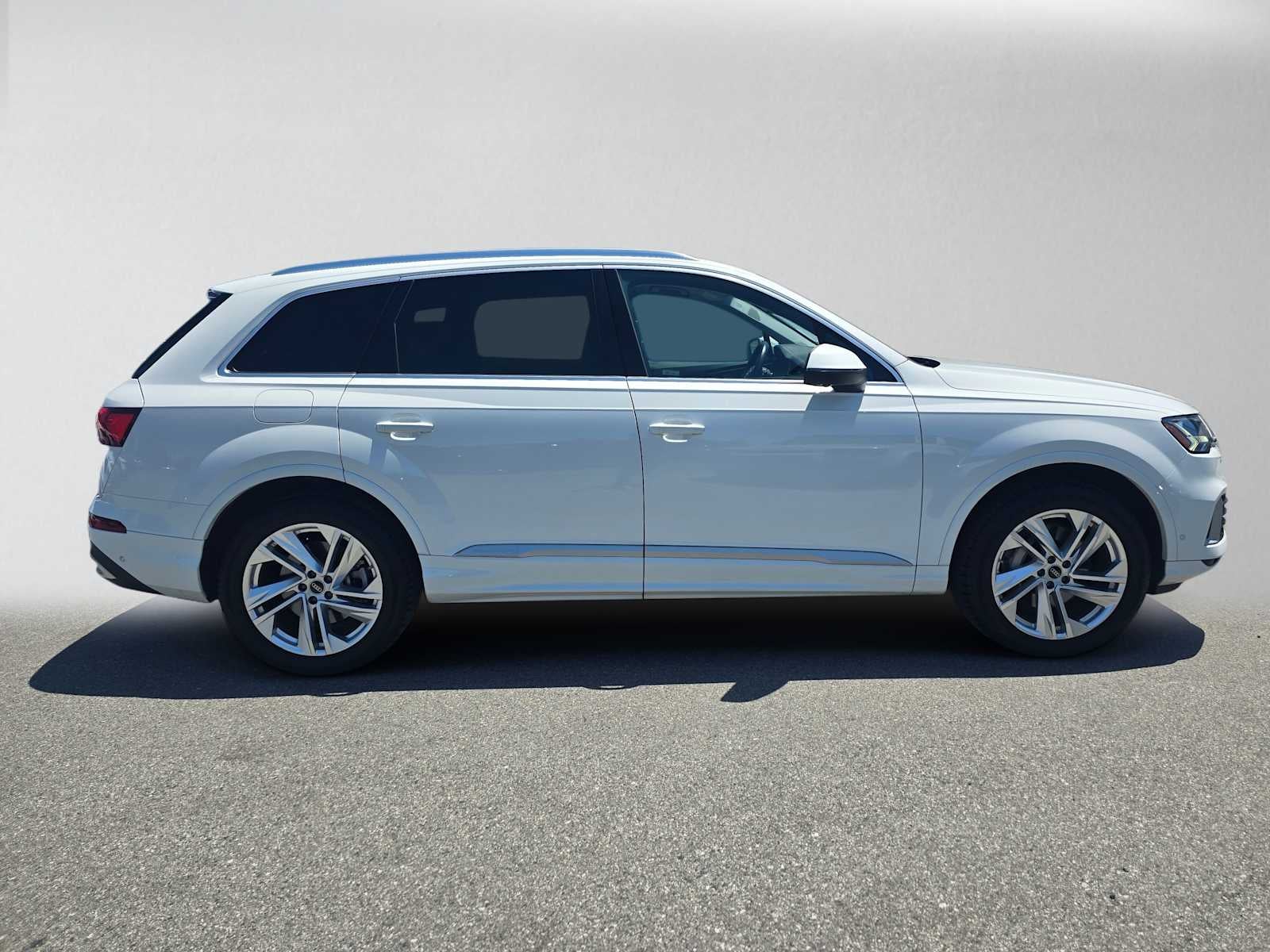 2023 Audi Q7 Premium Plus