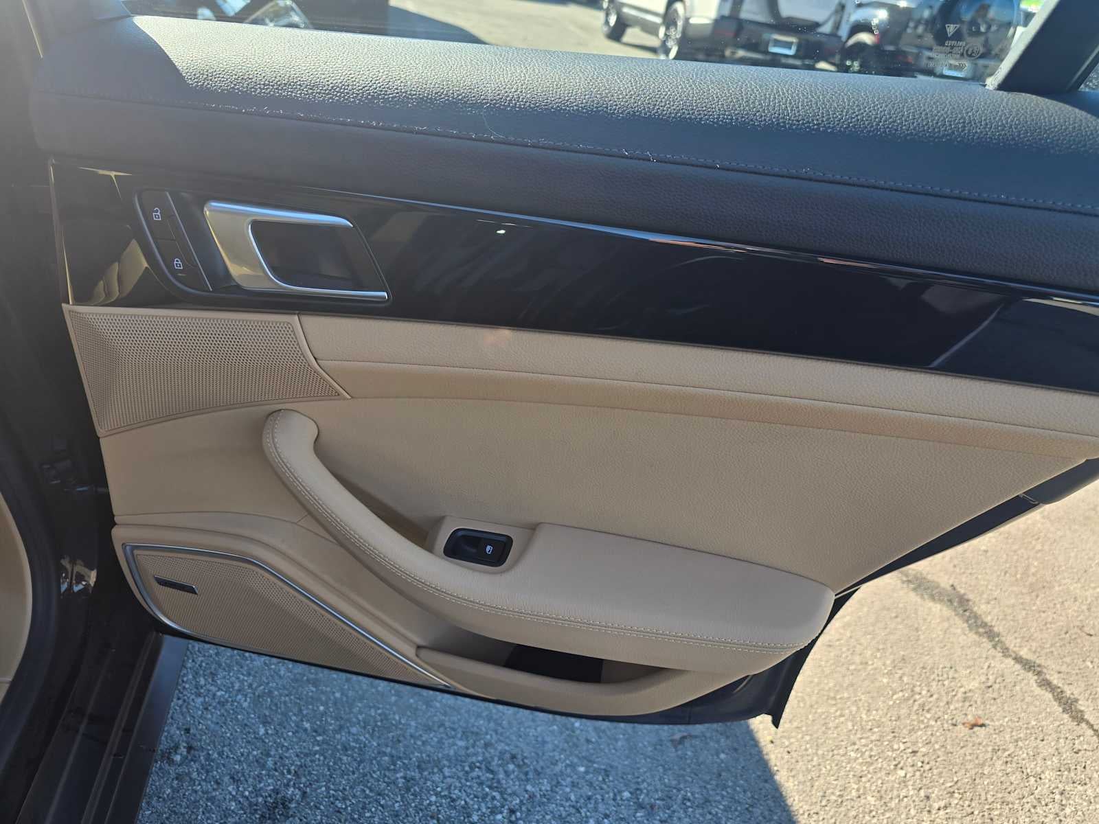 2023 Porsche Panamera 4