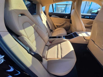 2023 Porsche Panamera 4