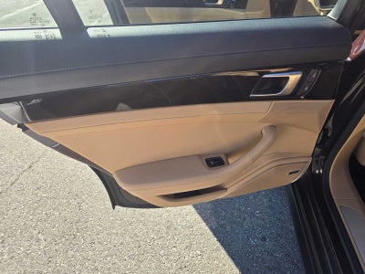 2023 Porsche Panamera 4