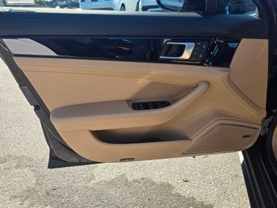 2023 Porsche Panamera 4