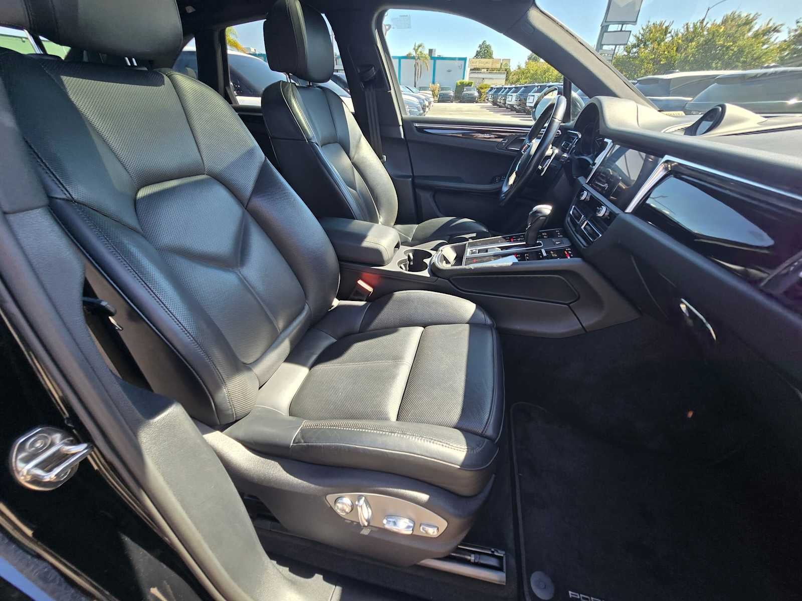 2024 Porsche Macan AWD