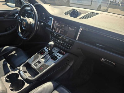 2024 Porsche Macan AWD