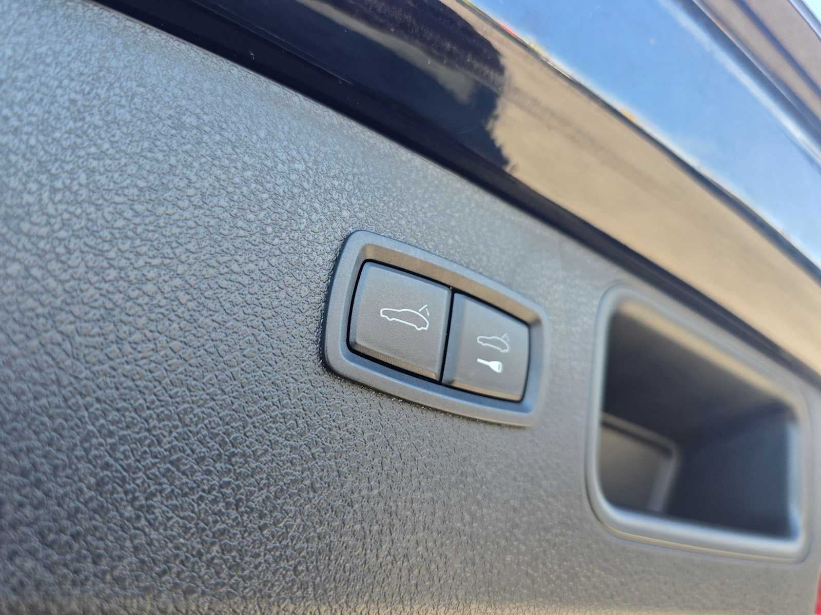 2024 Porsche Macan AWD