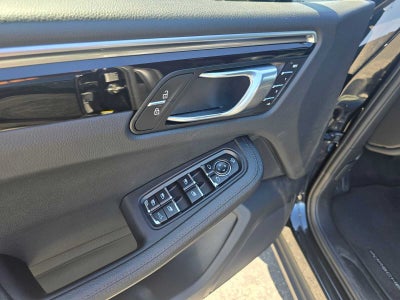 2024 Porsche Macan AWD
