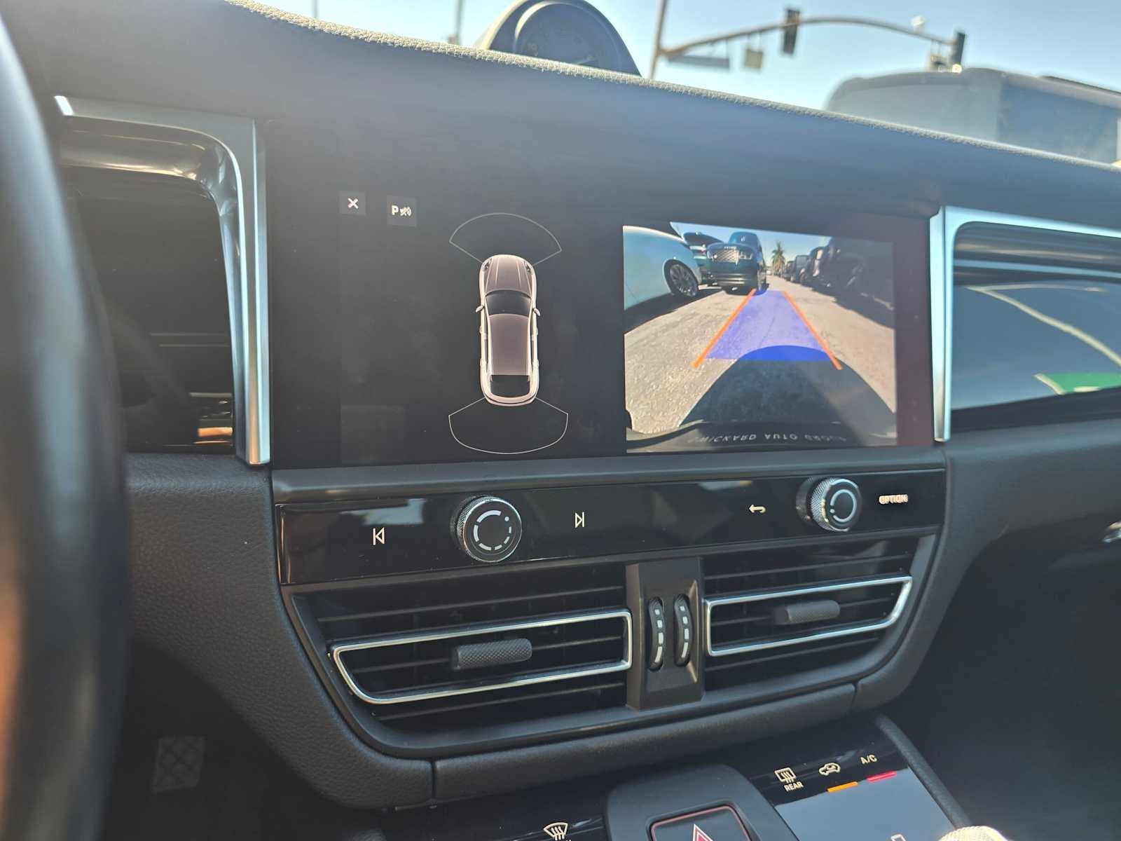 2024 Porsche Macan AWD