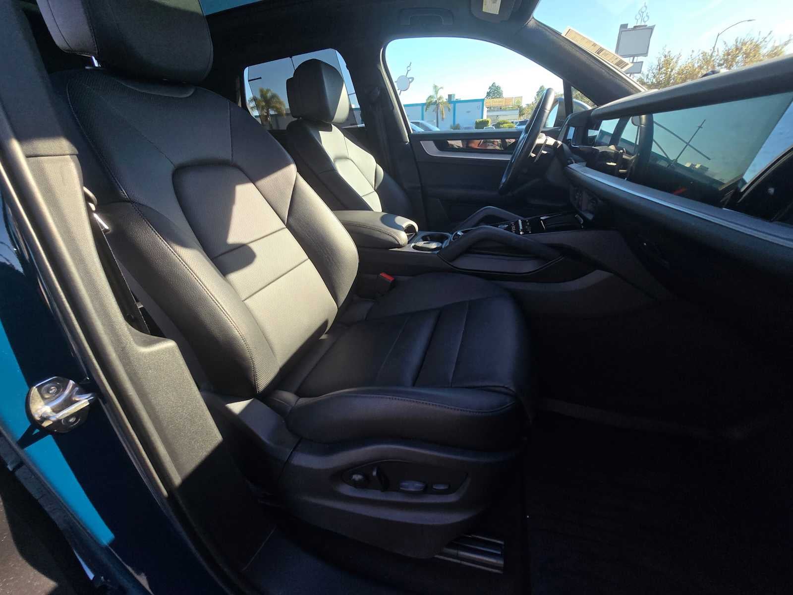 2024 Porsche Cayenne AWD