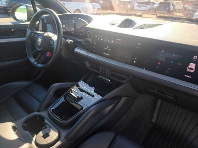 2024 Porsche Cayenne AWD