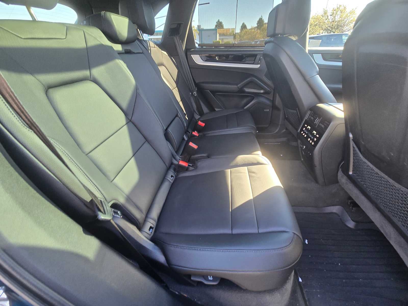 2024 Porsche Cayenne AWD