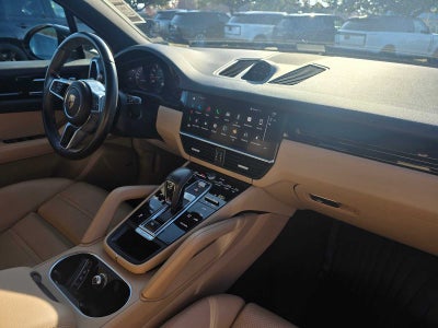 2023 Porsche Cayenne Platinum Edition