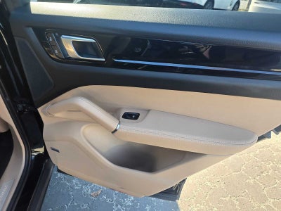 2023 Porsche Cayenne Platinum Edition