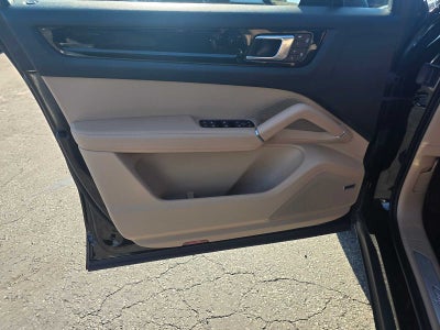 2023 Porsche Cayenne Platinum Edition