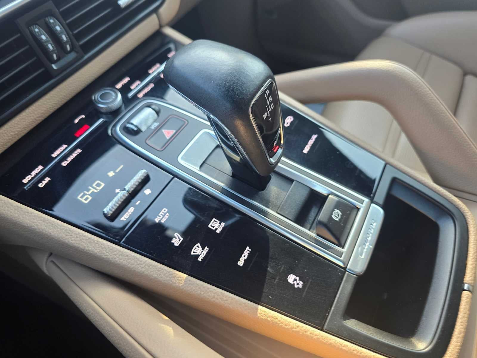 2023 Porsche Cayenne Platinum Edition