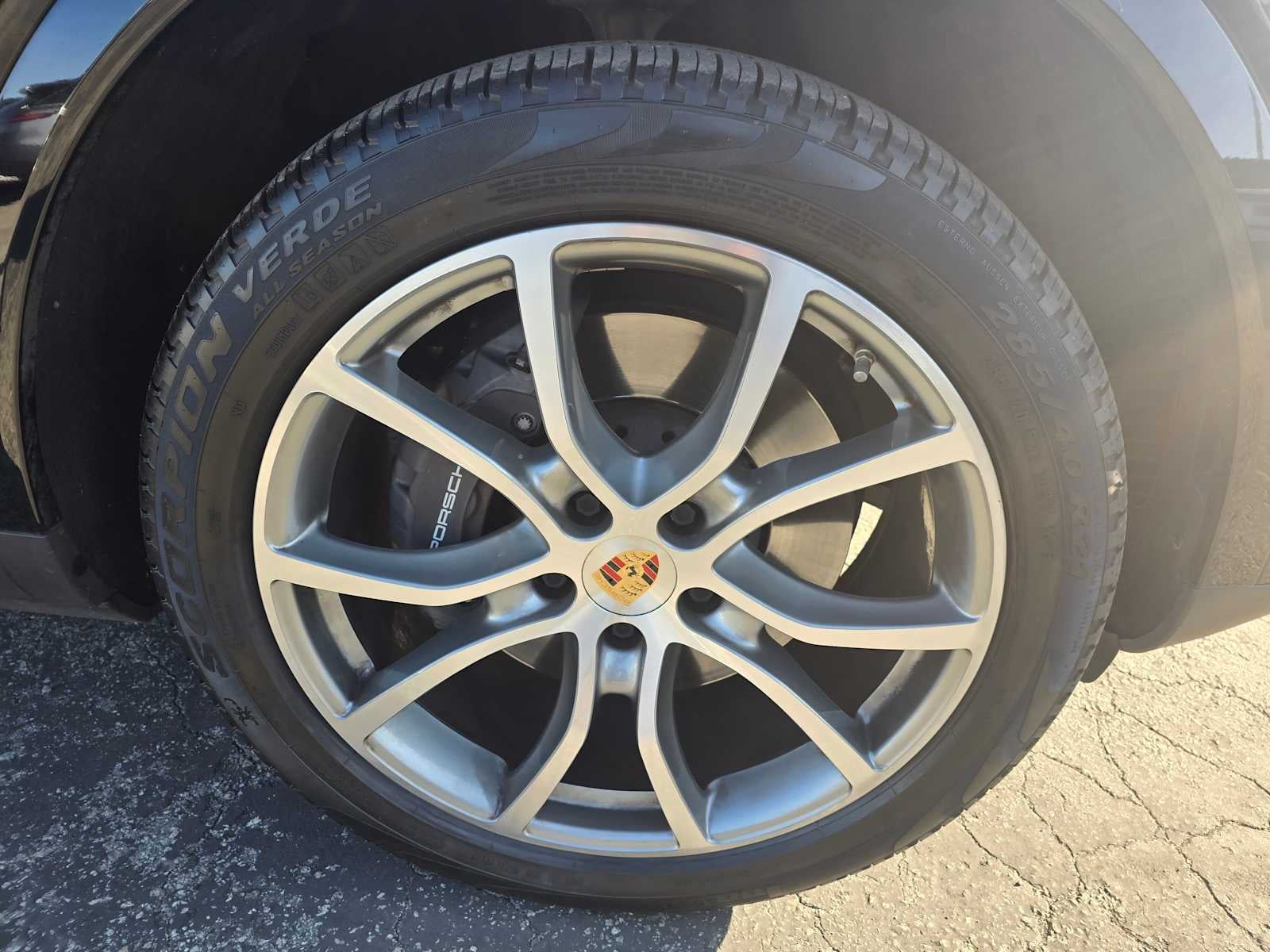 2023 Porsche Cayenne Platinum Edition