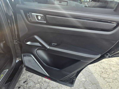 2021 Porsche Cayenne Turbo S E-Hybrid