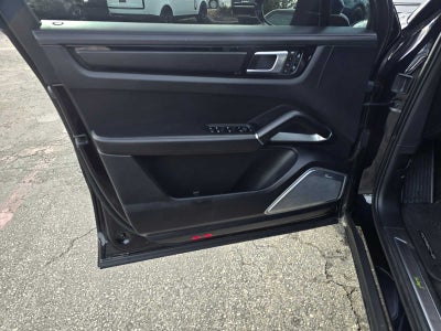 2021 Porsche Cayenne Turbo S E-Hybrid