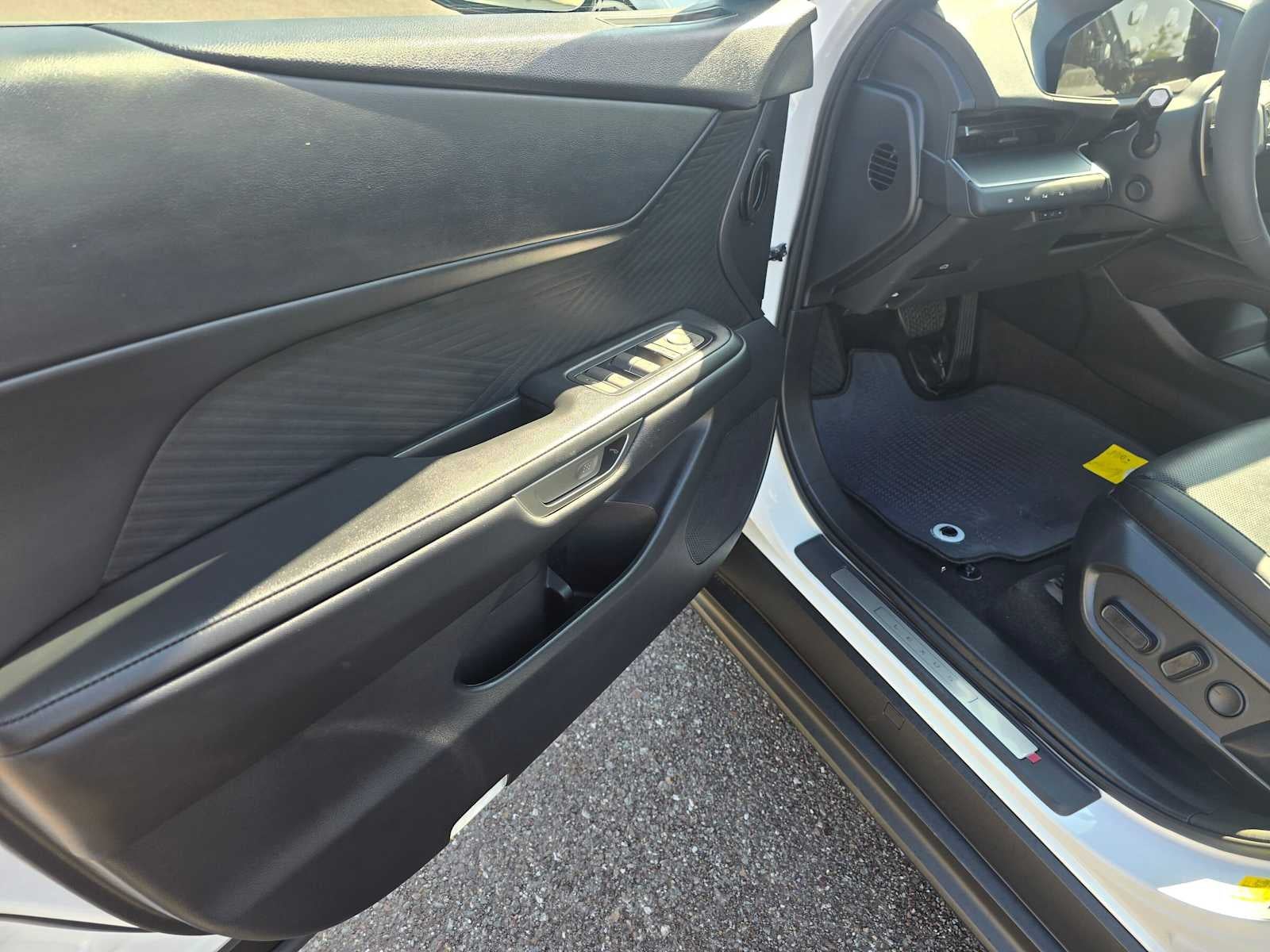 2026 Lexus ES 350e PREMIUM