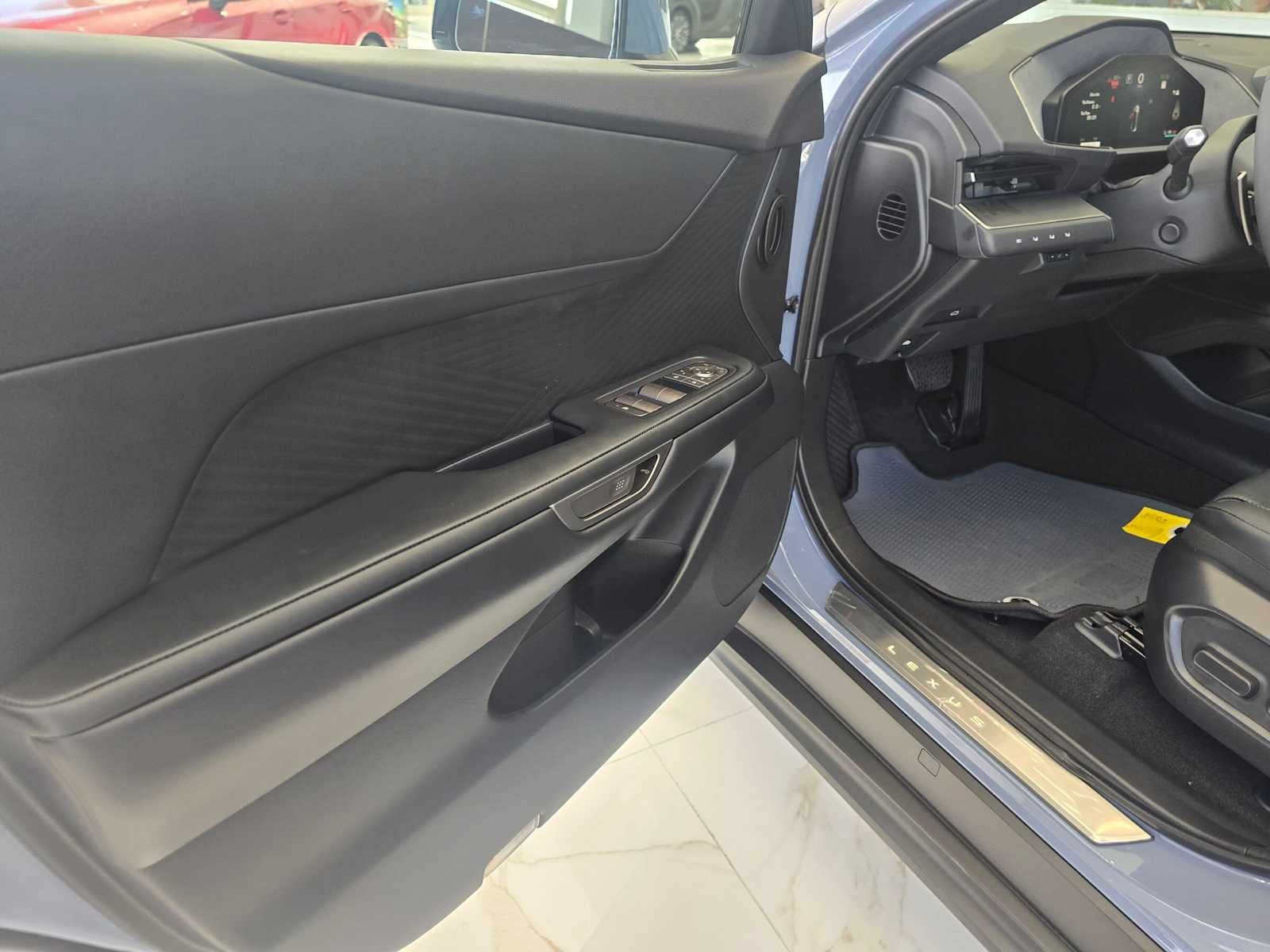 2026 Lexus ES 350e PREMIUM
