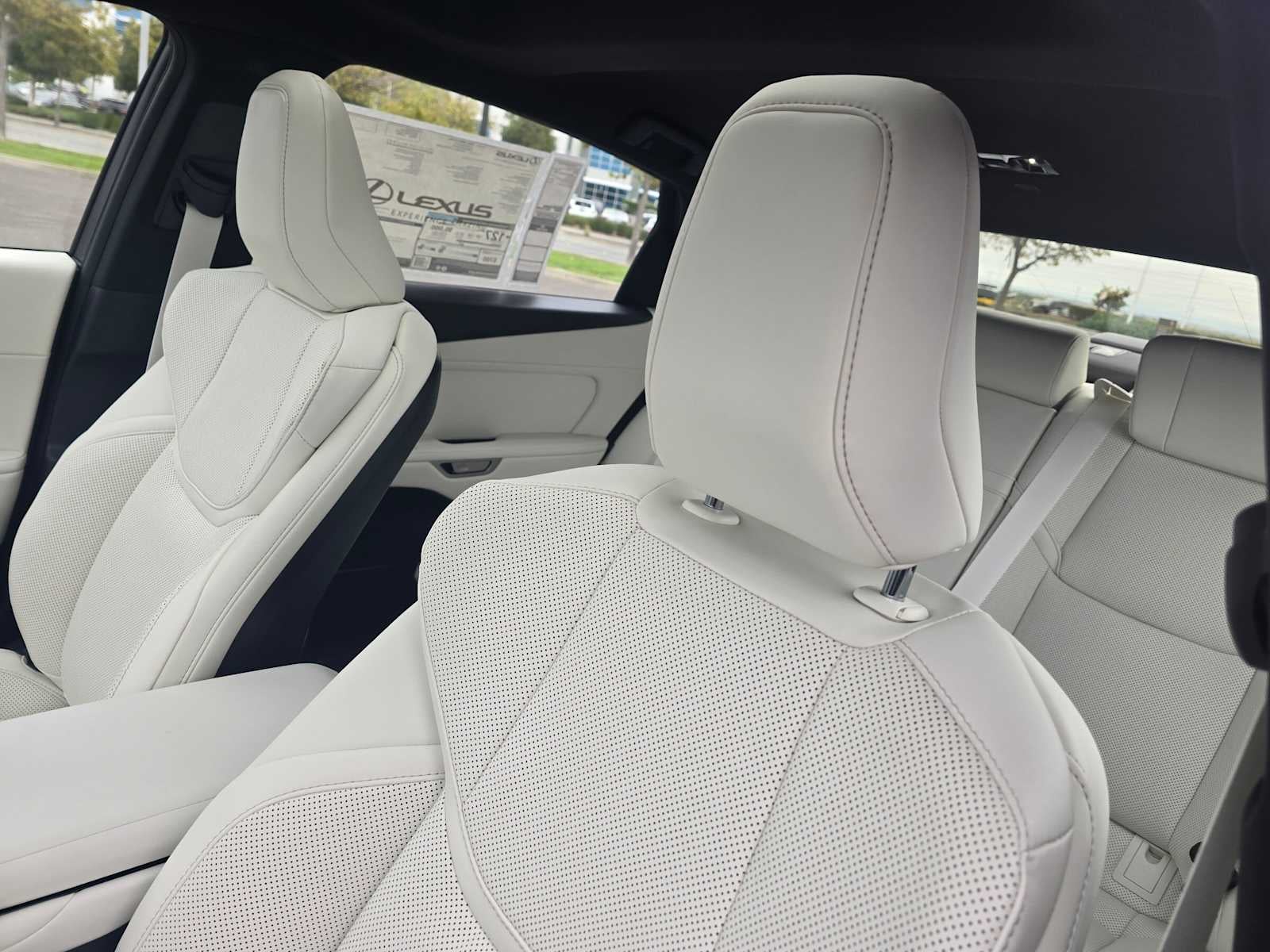 2026 Lexus ES 350e PREMIUM