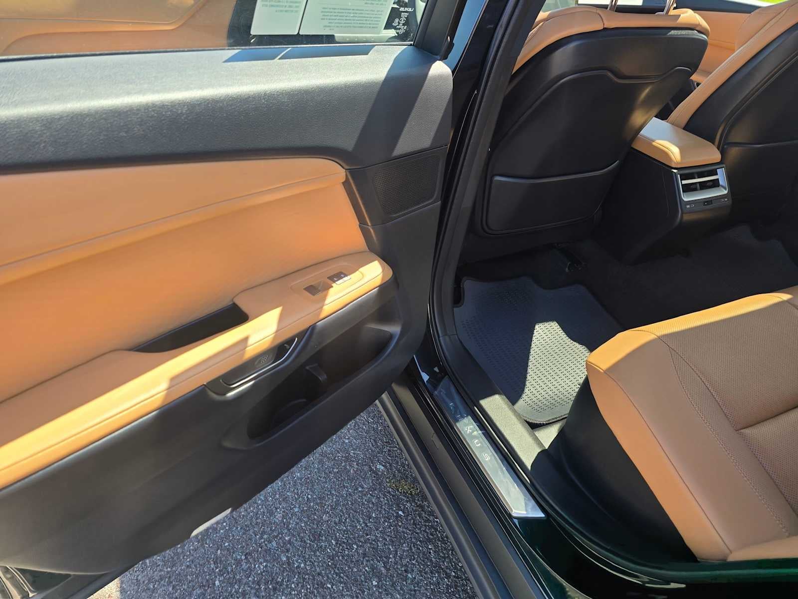 2026 Lexus ES 350e PREMIUM