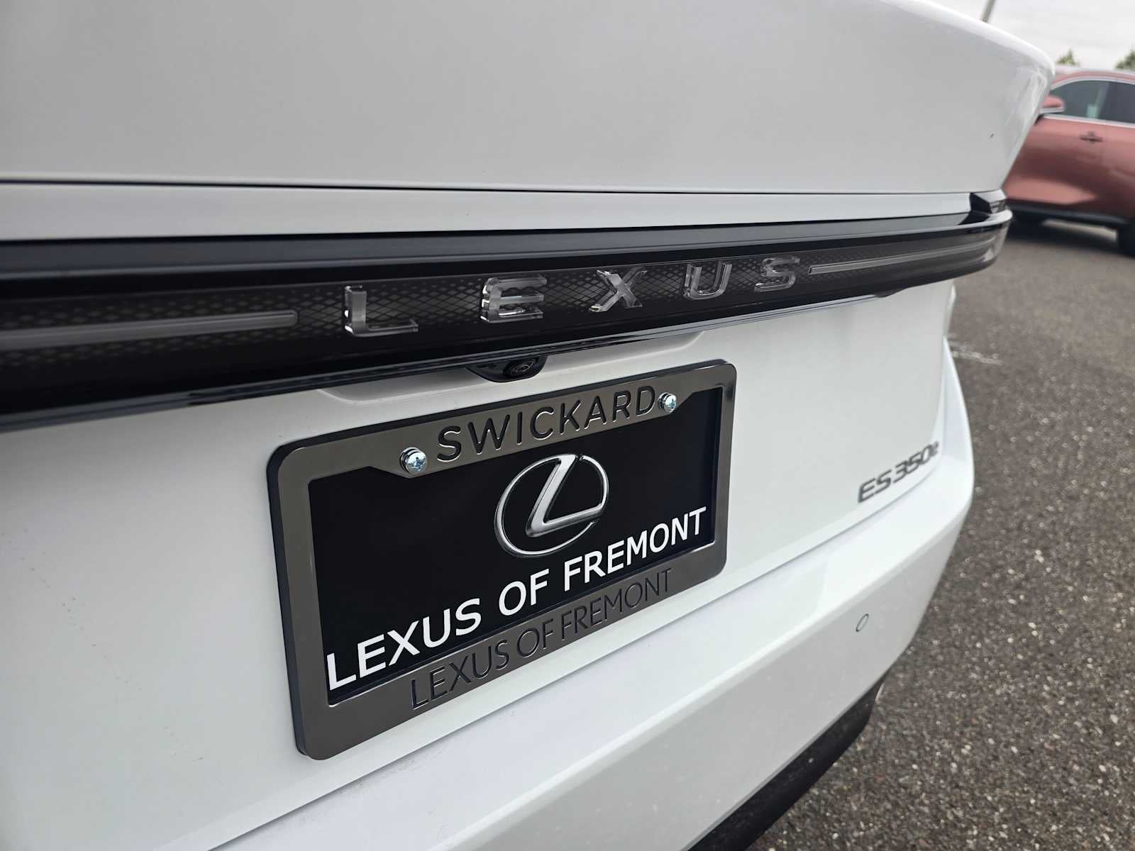 2026 Lexus ES 350e PREMIUM