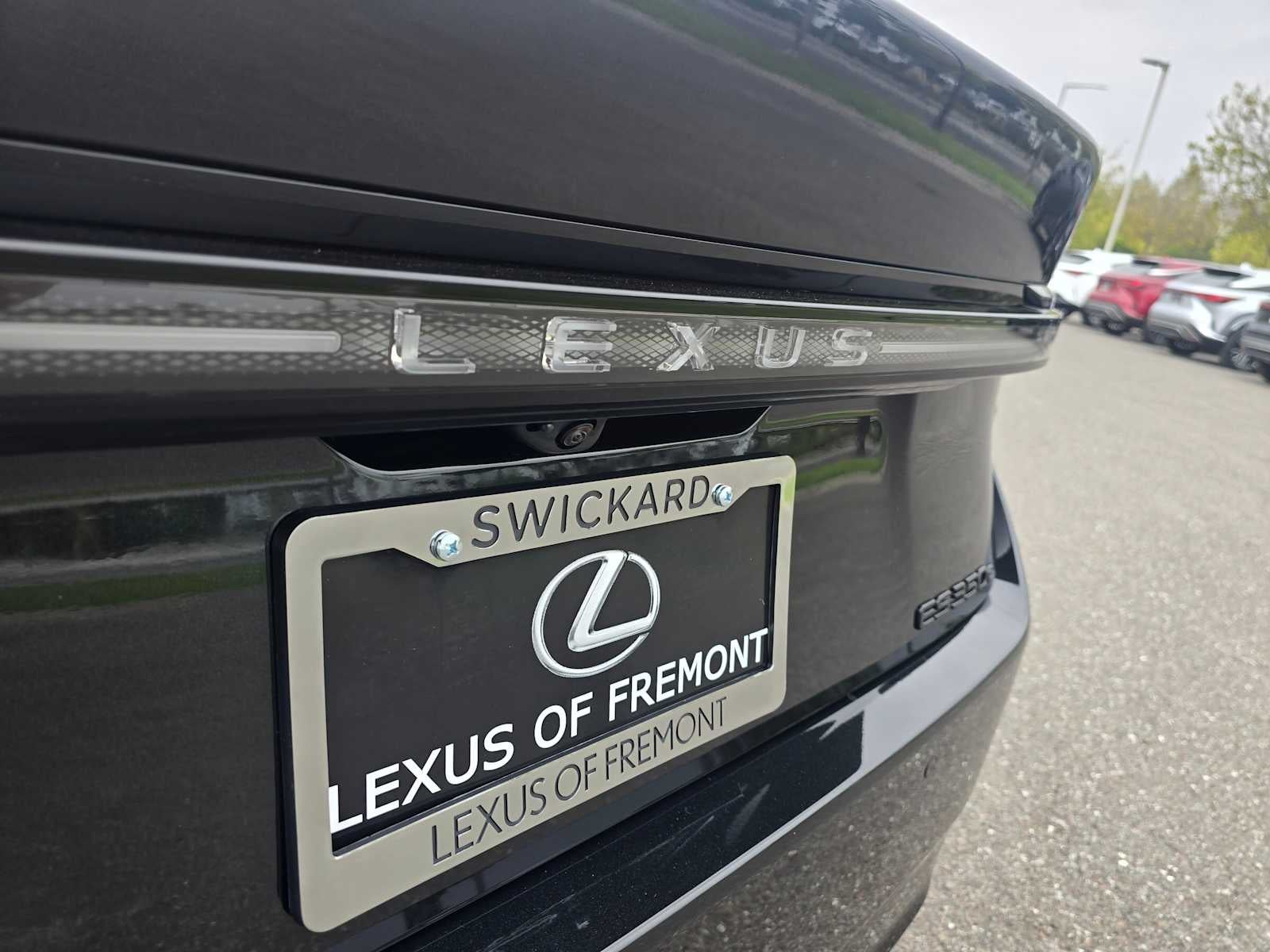 2026 Lexus ES 350e PREMIUM
