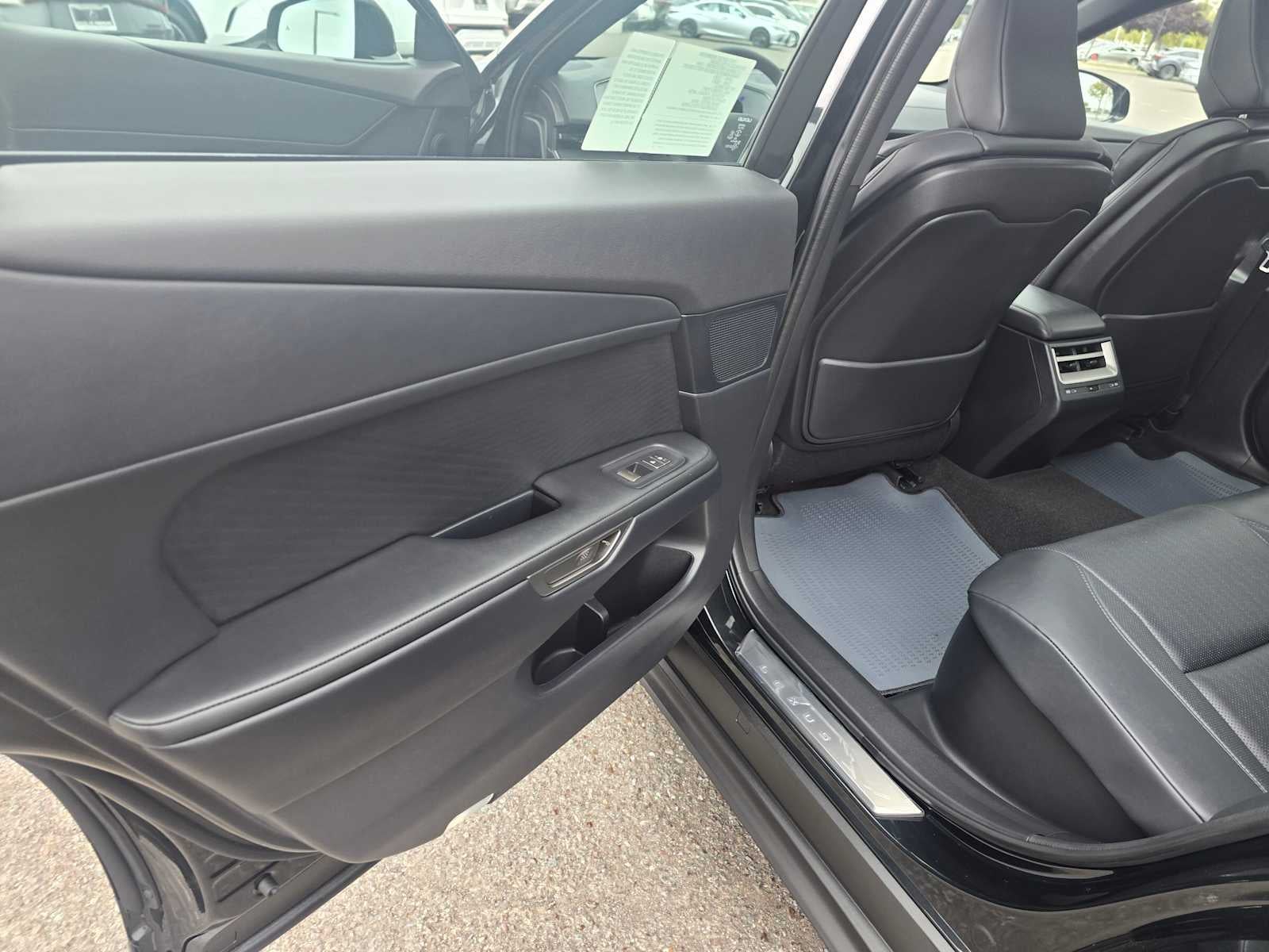 2026 Lexus ES 350e PREMIUM