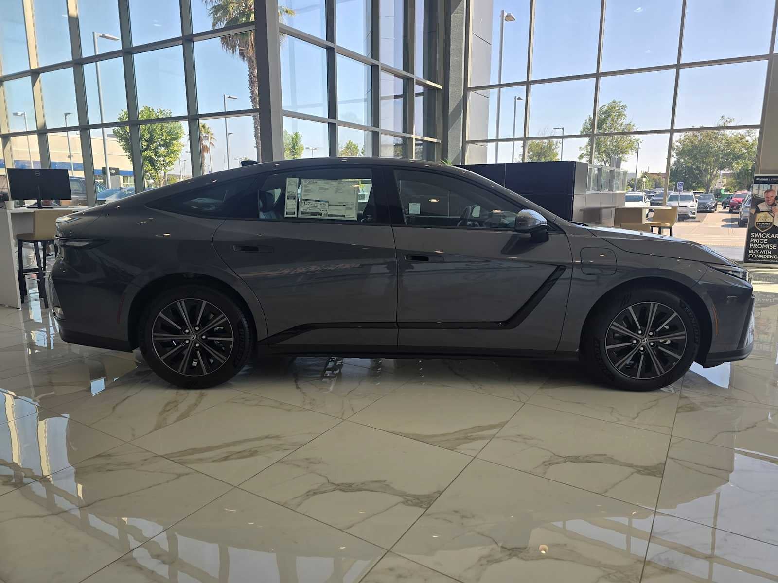 2026 Lexus ES 350e Premium