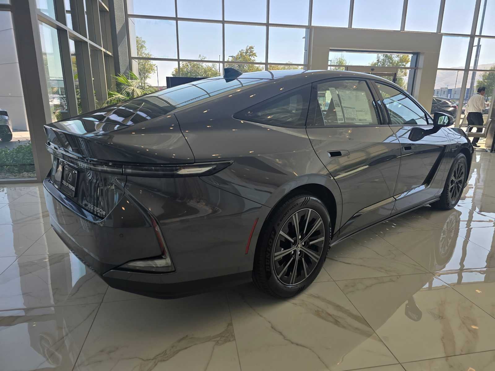 2026 Lexus ES 350e Premium