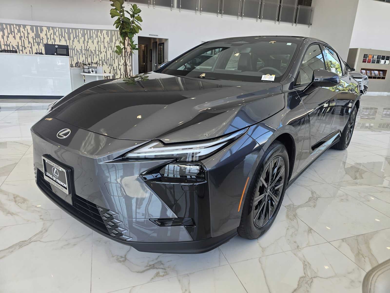 2026 Lexus ES 350e Premium