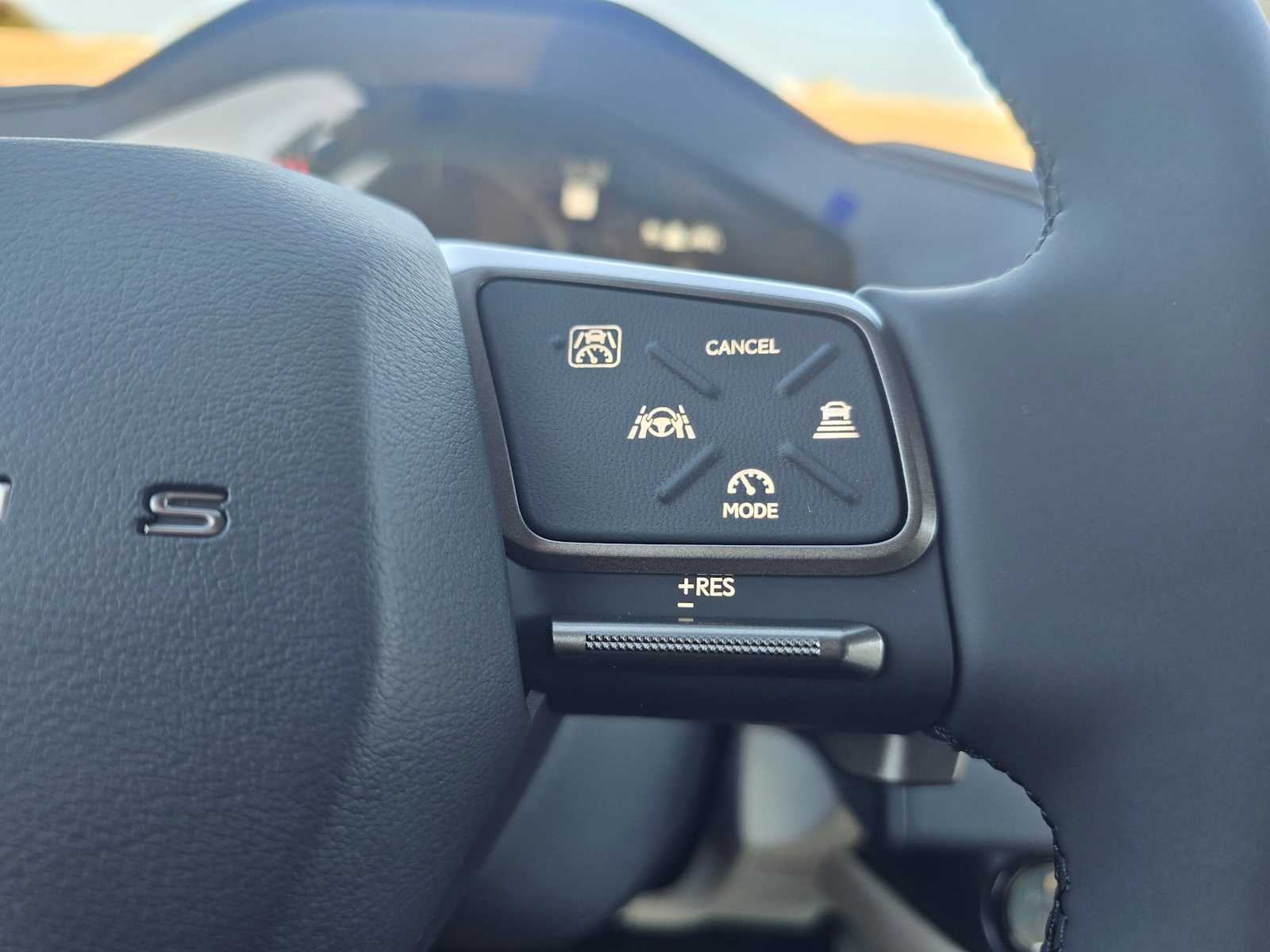 2026 Lexus ES 350h PREMIUM
