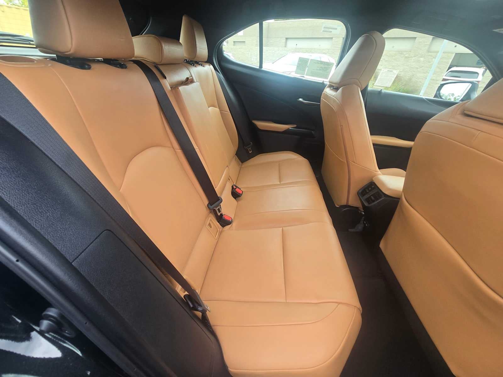 2026 Lexus UX 300h PREMIUM AWD