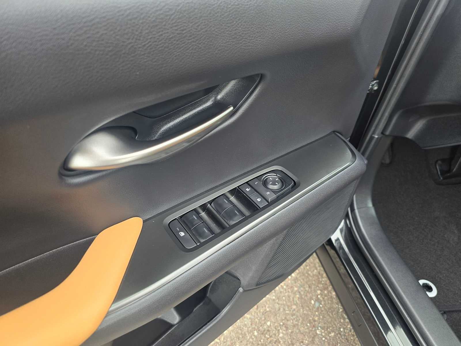 2026 Lexus UX 300h PREMIUM AWD
