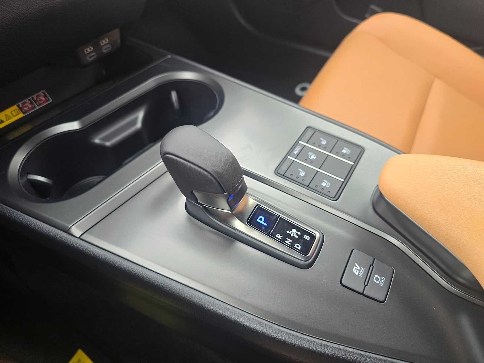 2026 Lexus UX 300h PREMIUM AWD