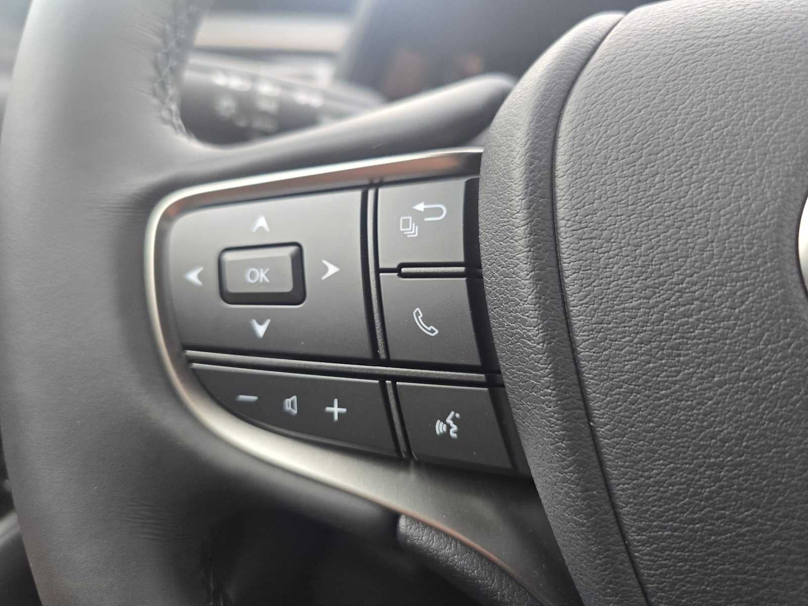 2026 Lexus UX 300h PREMIUM AWD