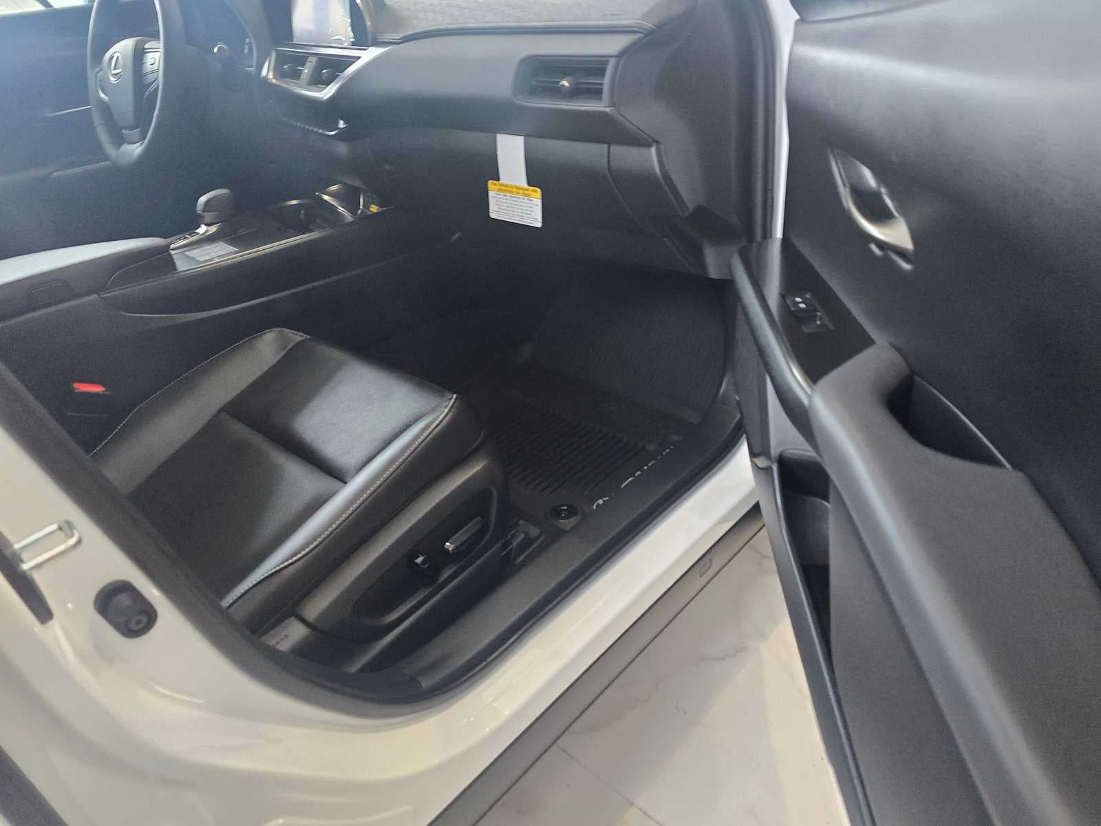 2026 Lexus UX 300h F SPORT DESIGN AWD