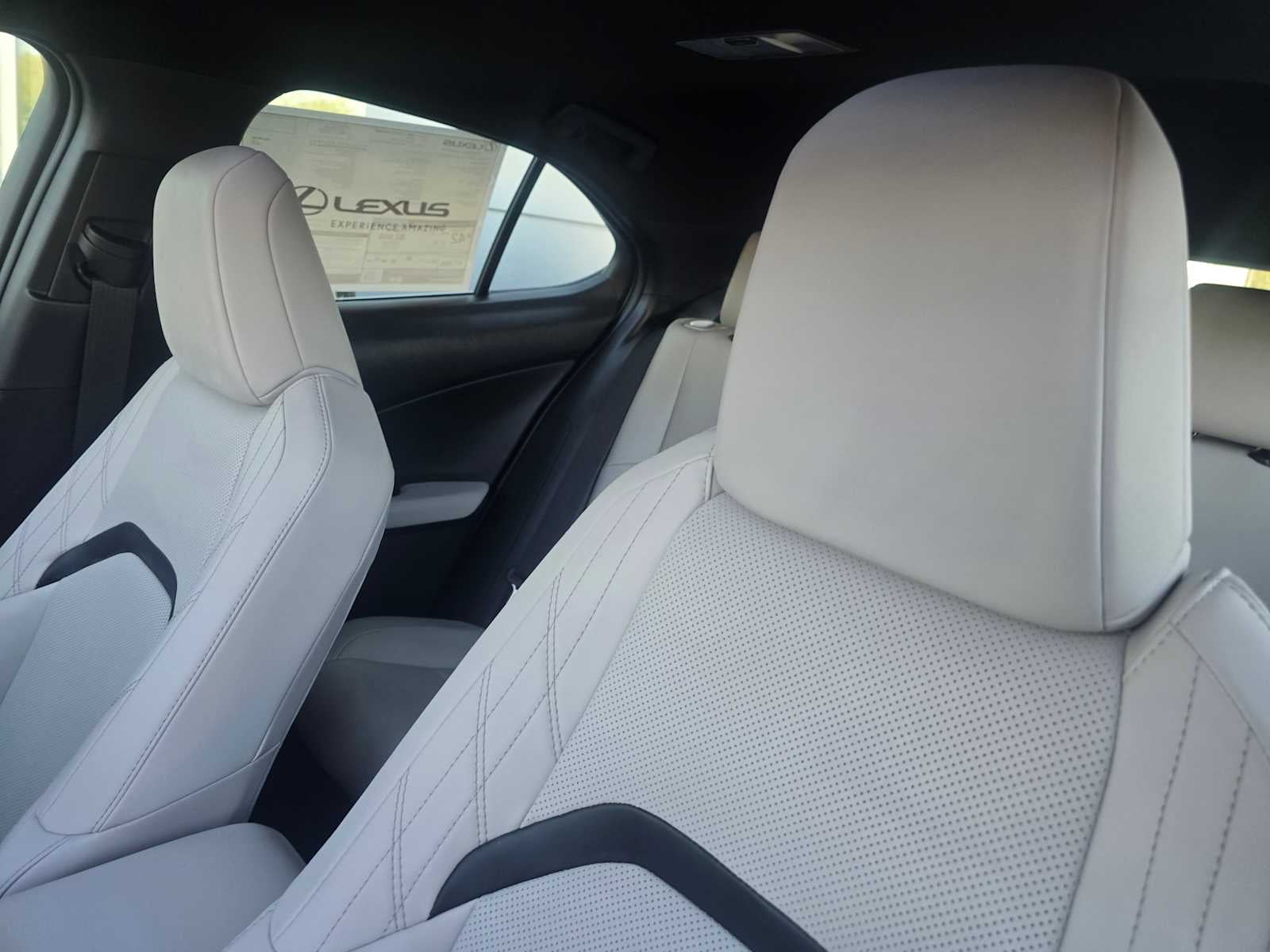 2026 Lexus UX 300h PREMIUM AWD