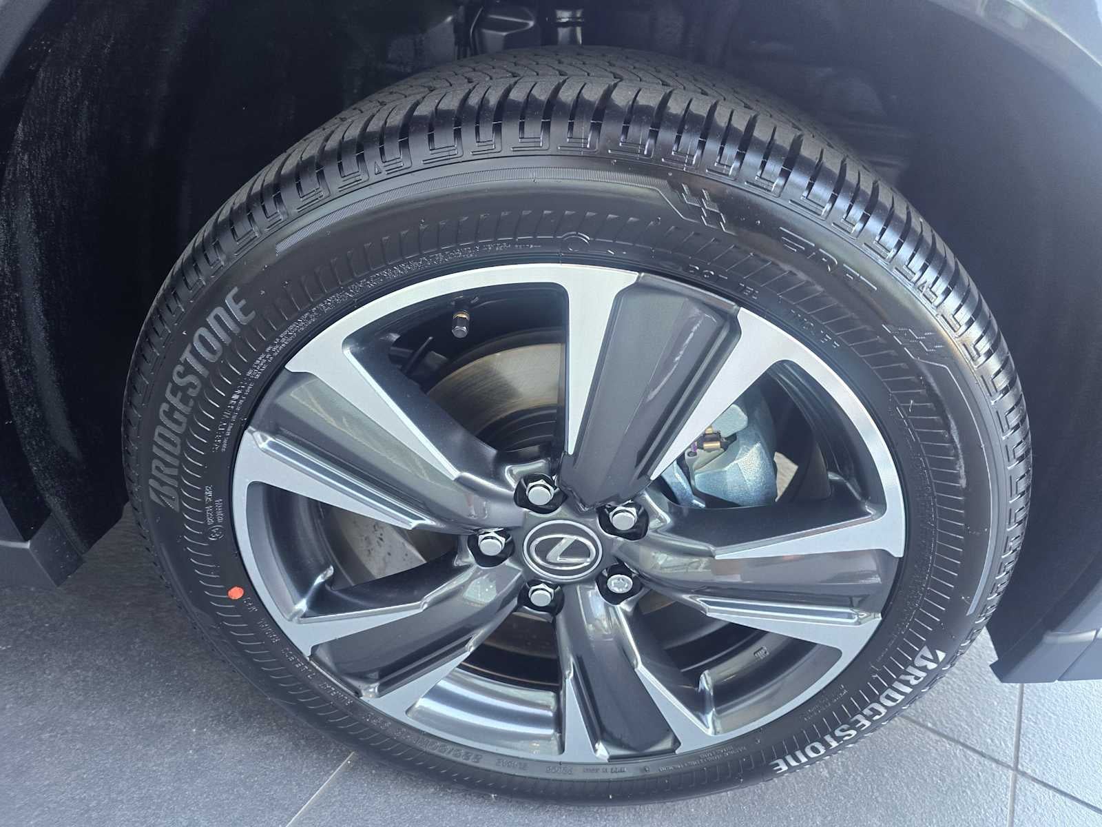 2026 Lexus UX 300h PREMIUM AWD