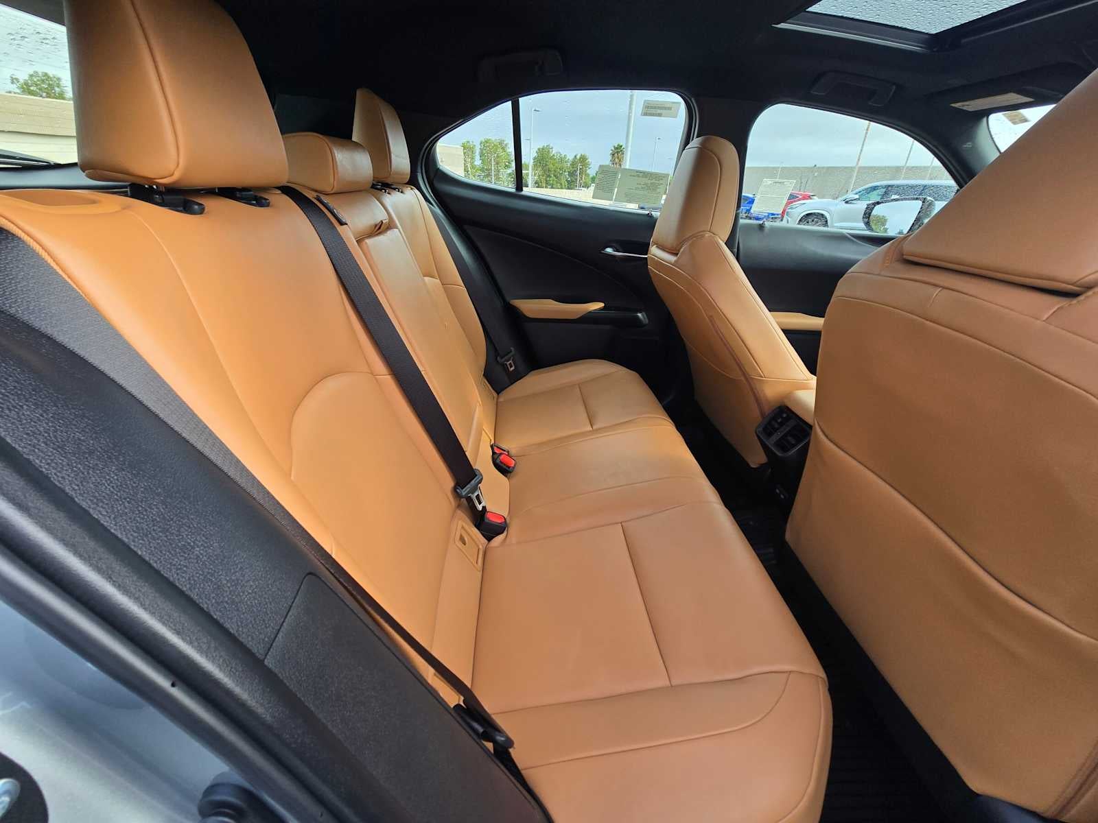 2026 Lexus UX 300h PREMIUM AWD