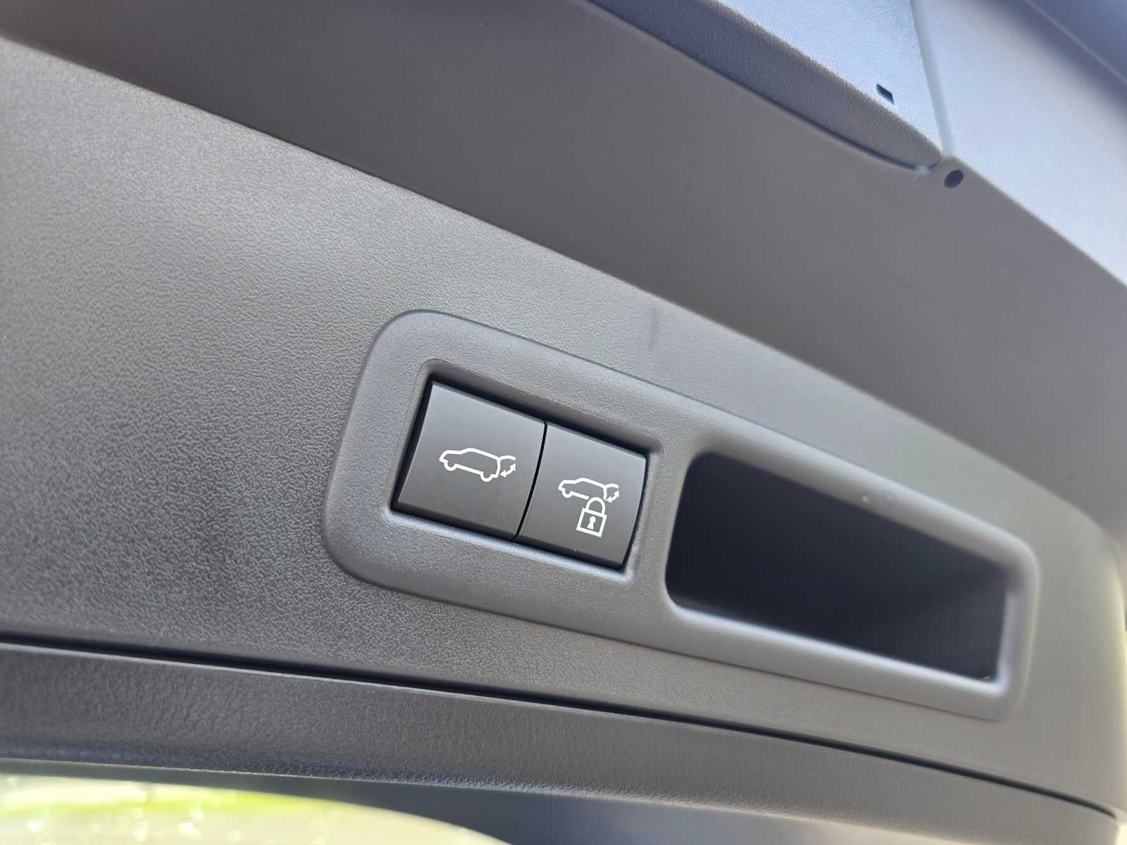 2026 Lexus UX 300h PREMIUM AWD