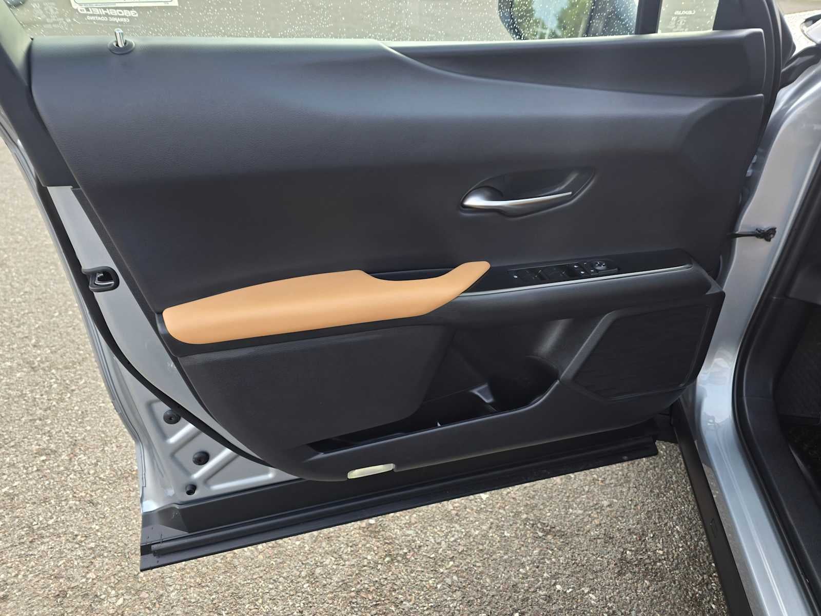 2026 Lexus UX 300h PREMIUM AWD