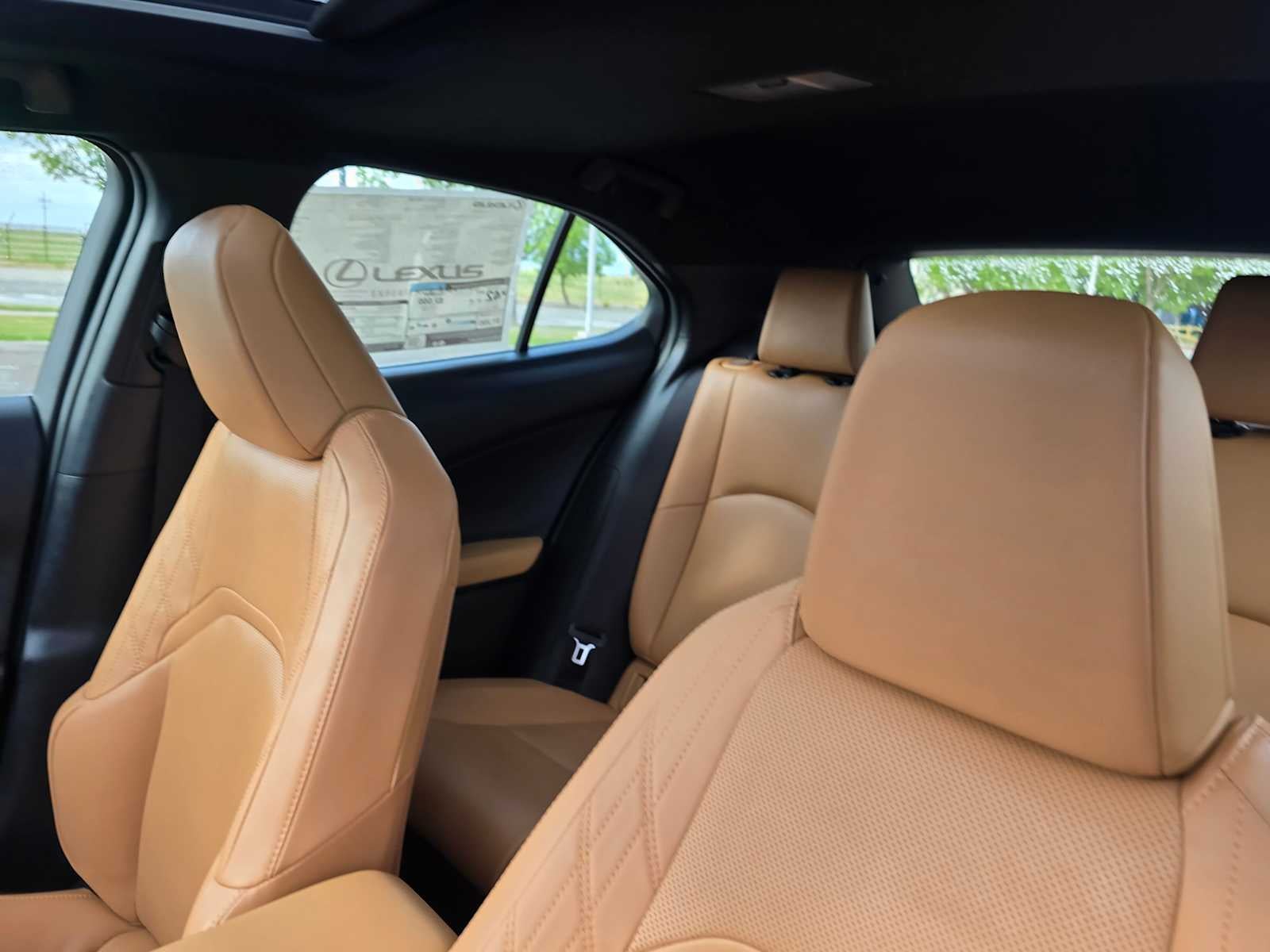 2026 Lexus UX 300h PREMIUM AWD