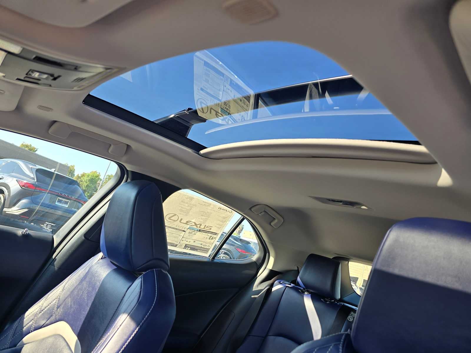 2026 Lexus UX 300h PREMIUM
