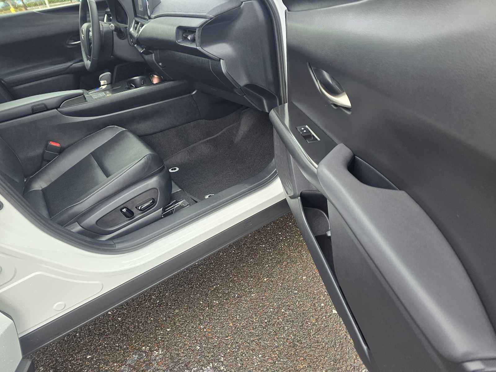 2026 Lexus UX 300h Premium