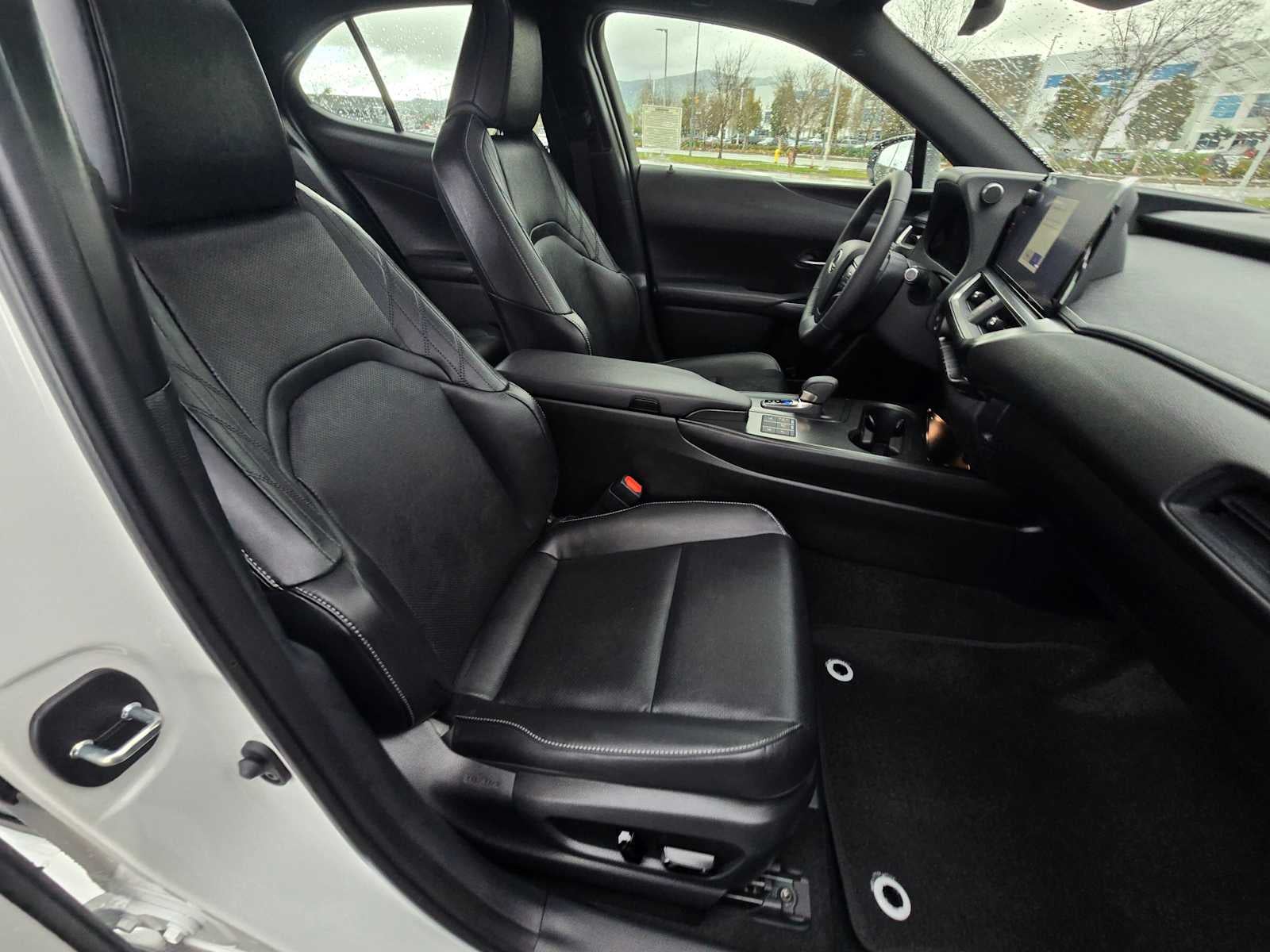 2026 Lexus UX 300h Premium