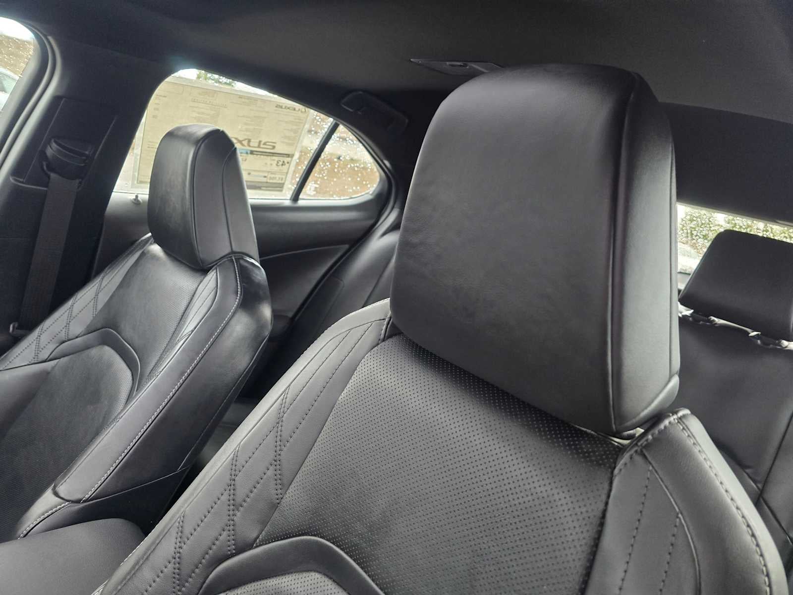 2026 Lexus UX 300h Premium