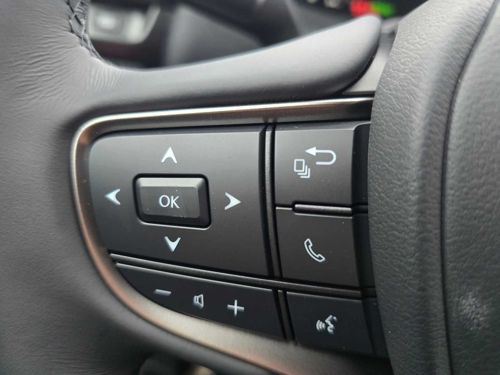 2026 Lexus UX 300h Premium