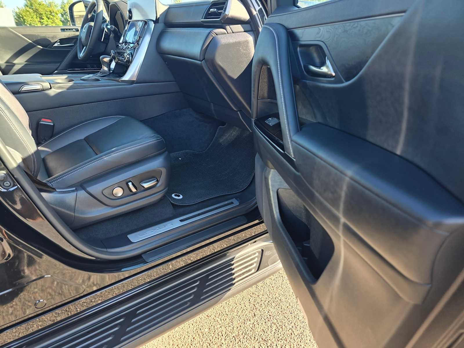 2025 Lexus LX 600 PREMIUM