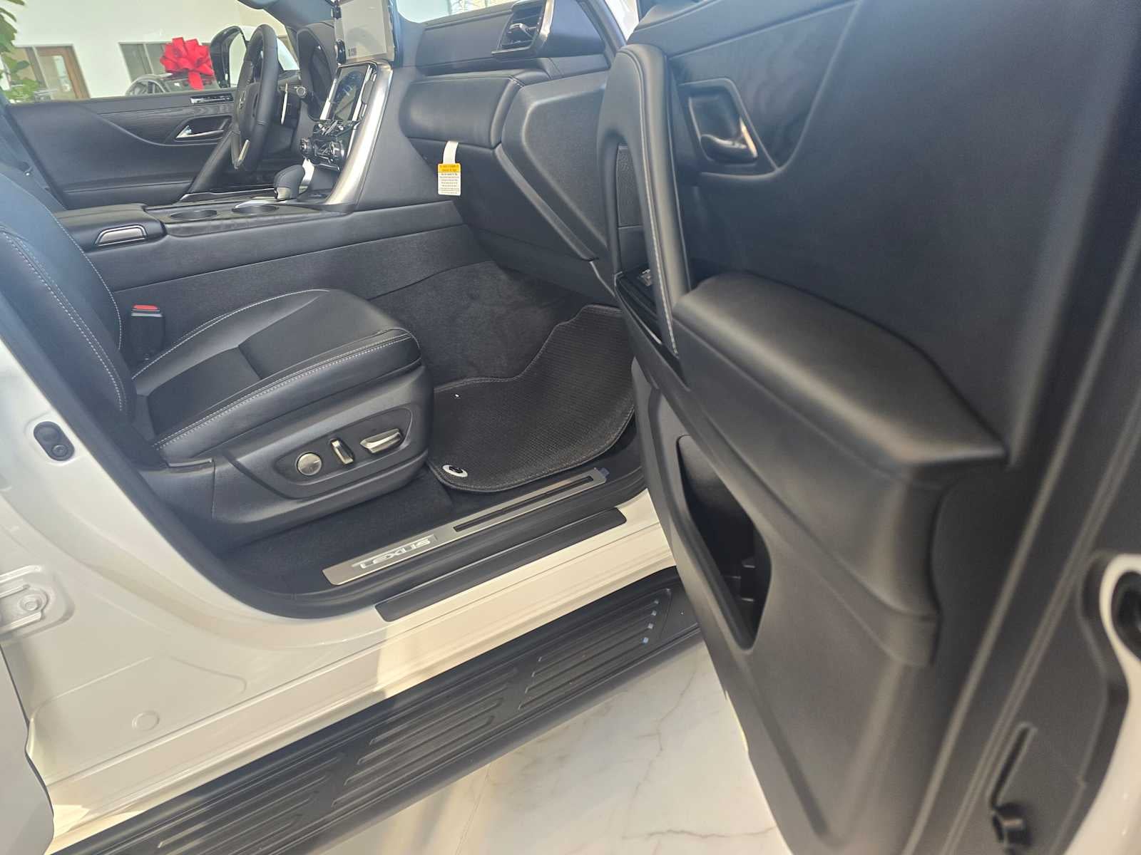 2026 Lexus LX 700h LUXURY